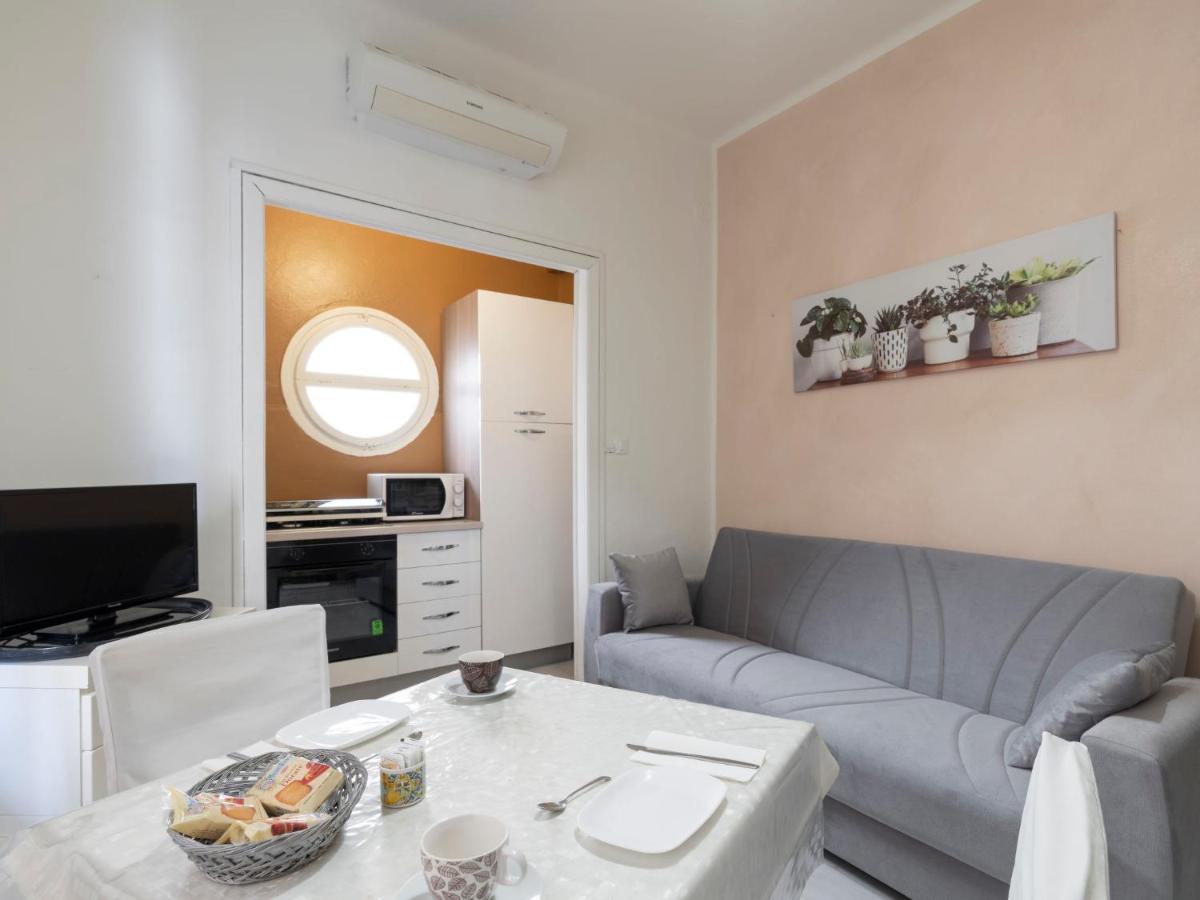 Apartment Il Gabbiano By Interhome アラッシオ エクステリア 写真